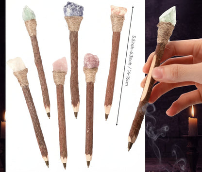 Product dimensions graphic showing a set of five wooden pencil-shaped pens with different colored crystals on the tips, alongside a hand holding one of the pencils to demonstrate scale. The image includes text detailing the product features and dimensions.